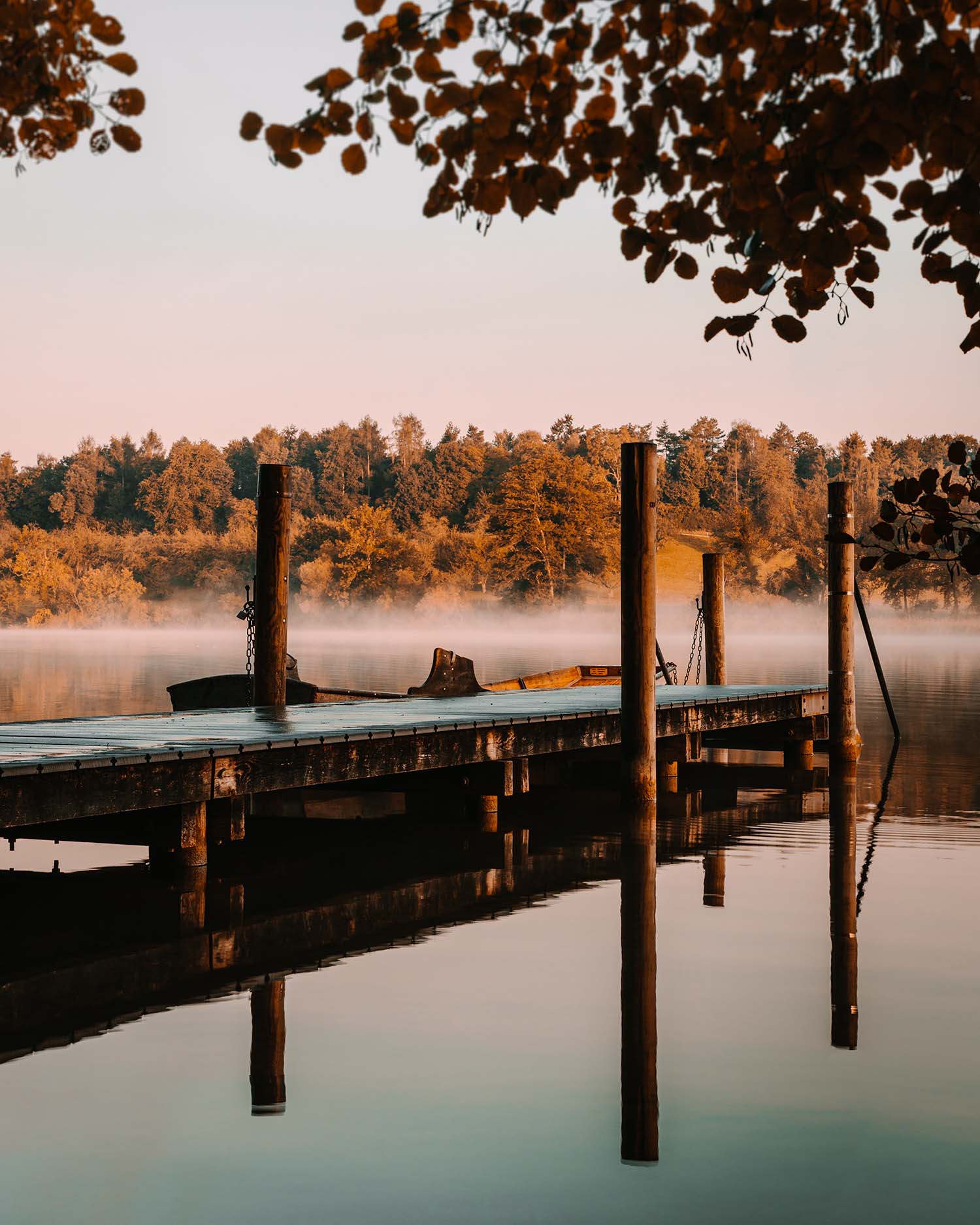 picture of the pier on the lake katzensee
